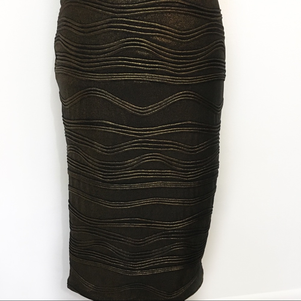 Hot Gal Bodycon Dress - Picture 4 of 8